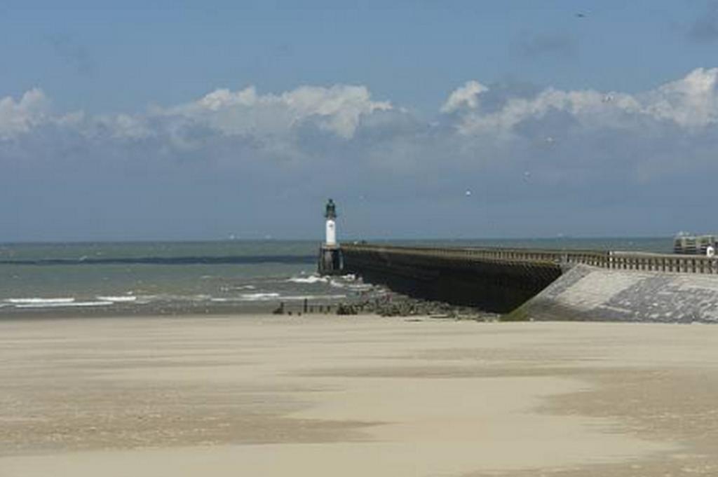 Hotel & Residence Calais Car Ferry Exterior foto